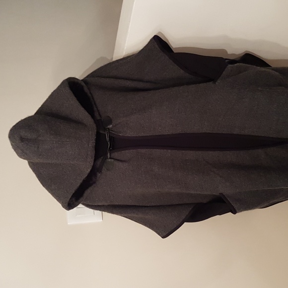 Steve Madden Poncho - Picture 3 of 11